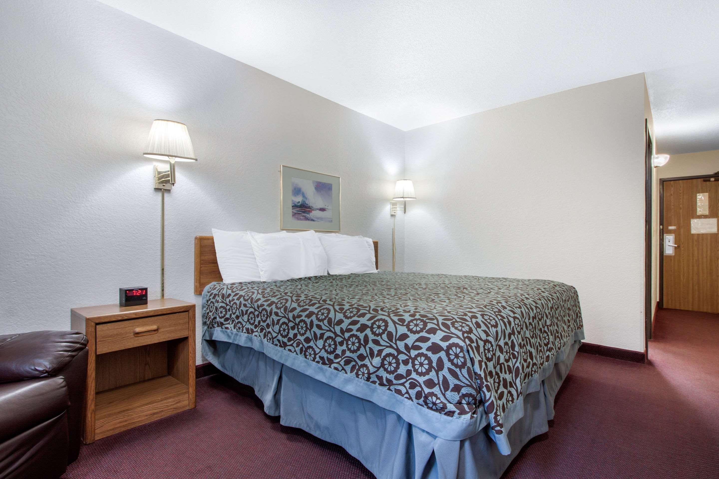Econo Lodge Oacoma Exterior photo