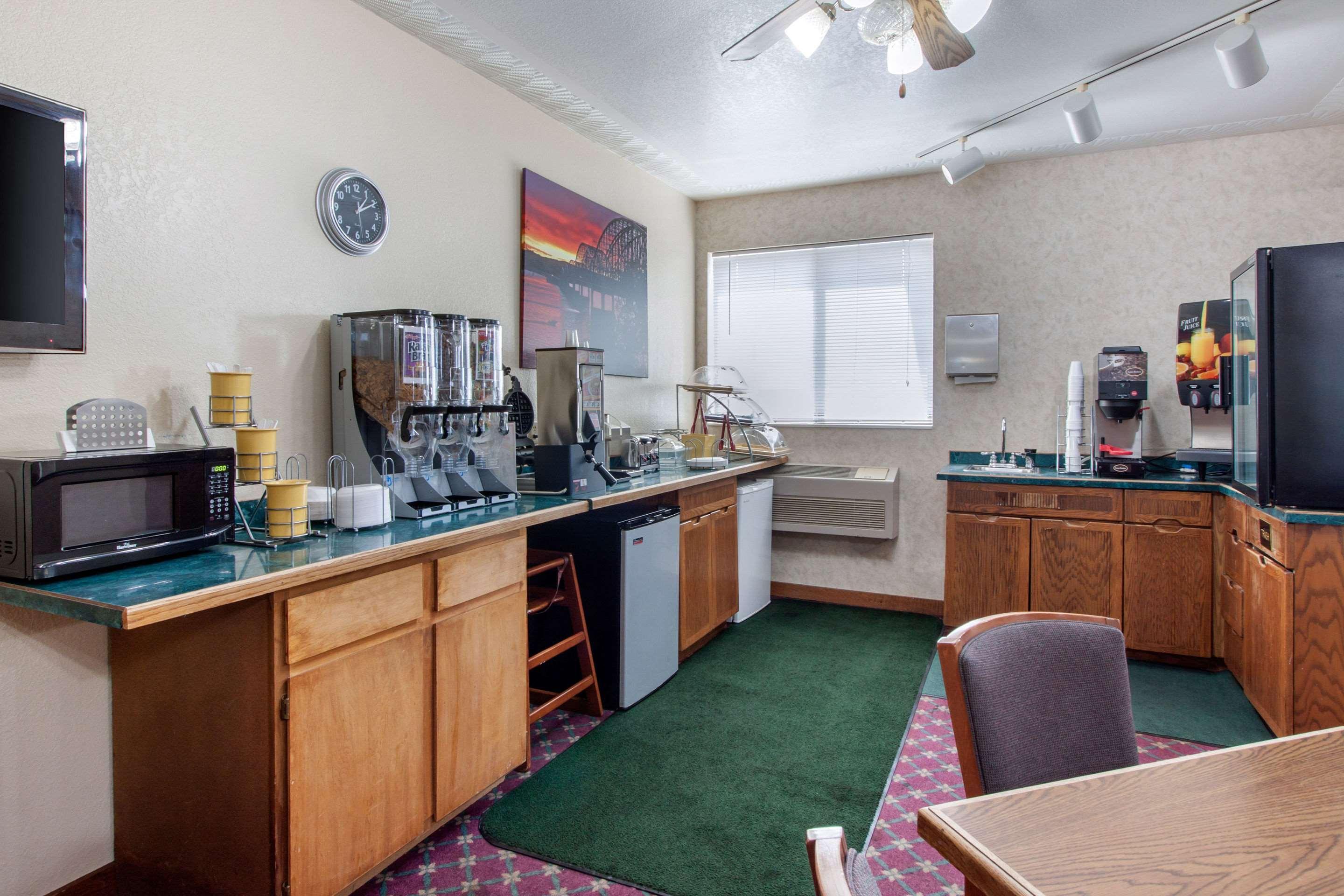 Econo Lodge Oacoma Exterior photo