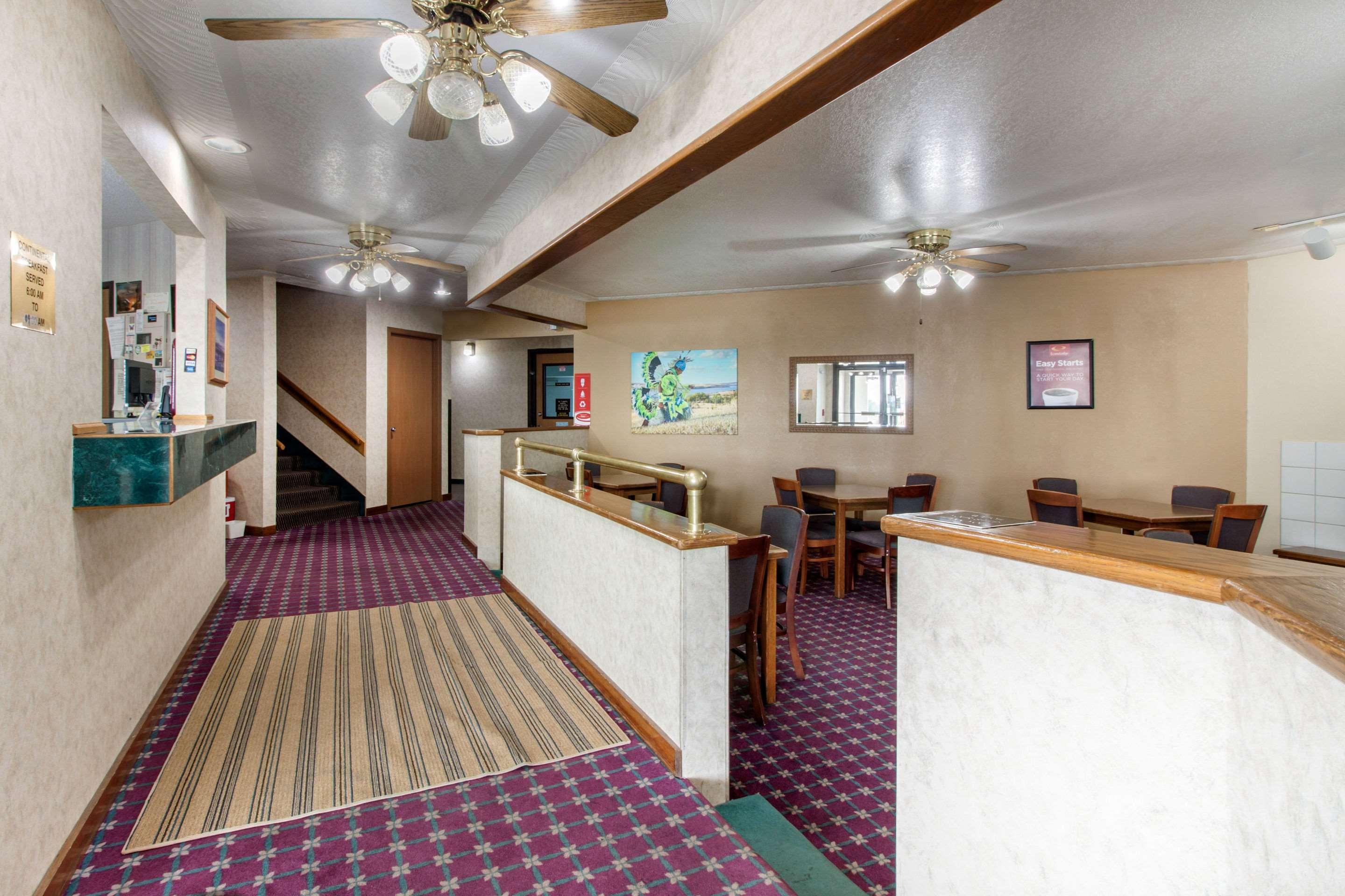 Econo Lodge Oacoma Exterior photo