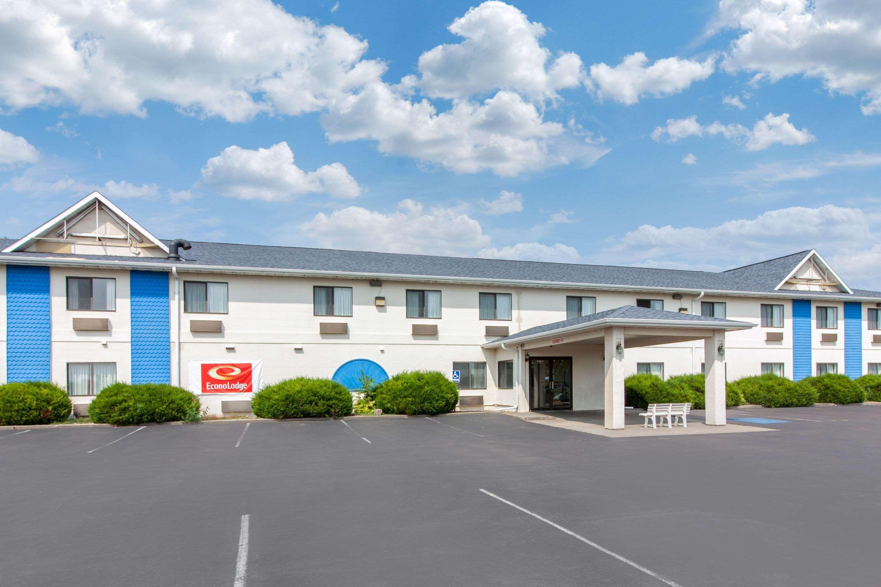 Econo Lodge Oacoma Exterior photo