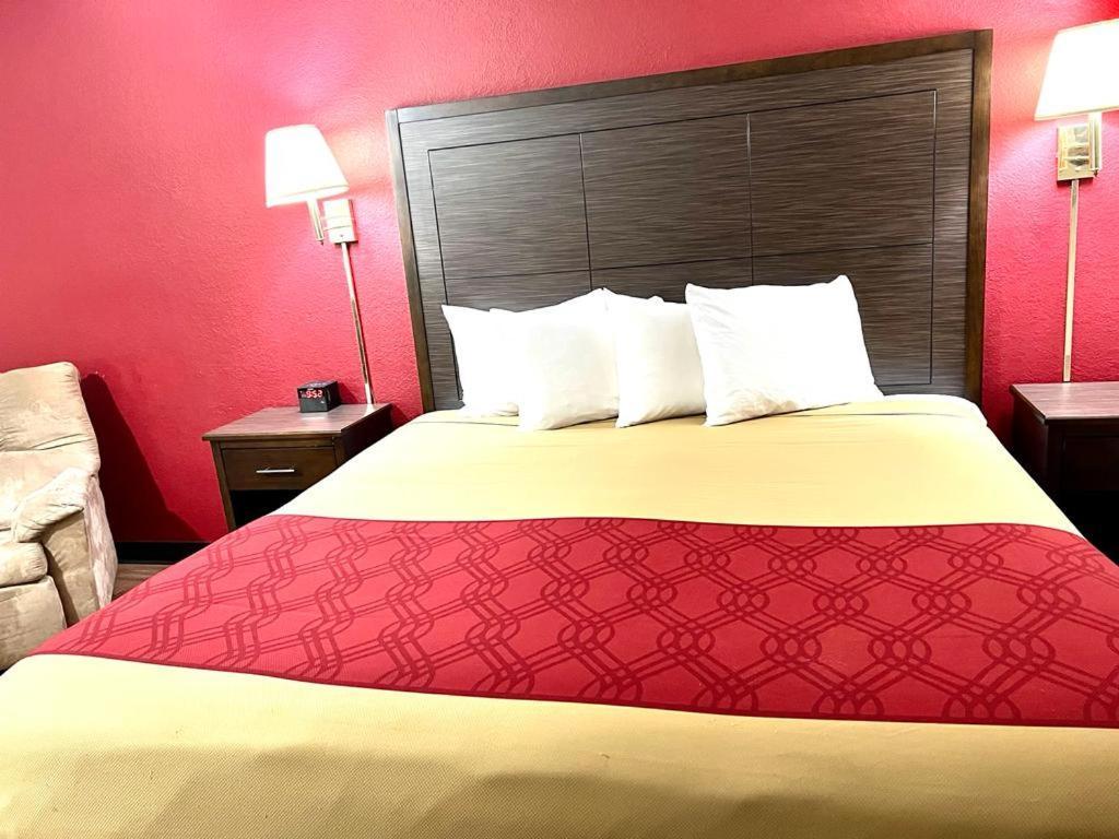 Econo Lodge Oacoma Exterior photo