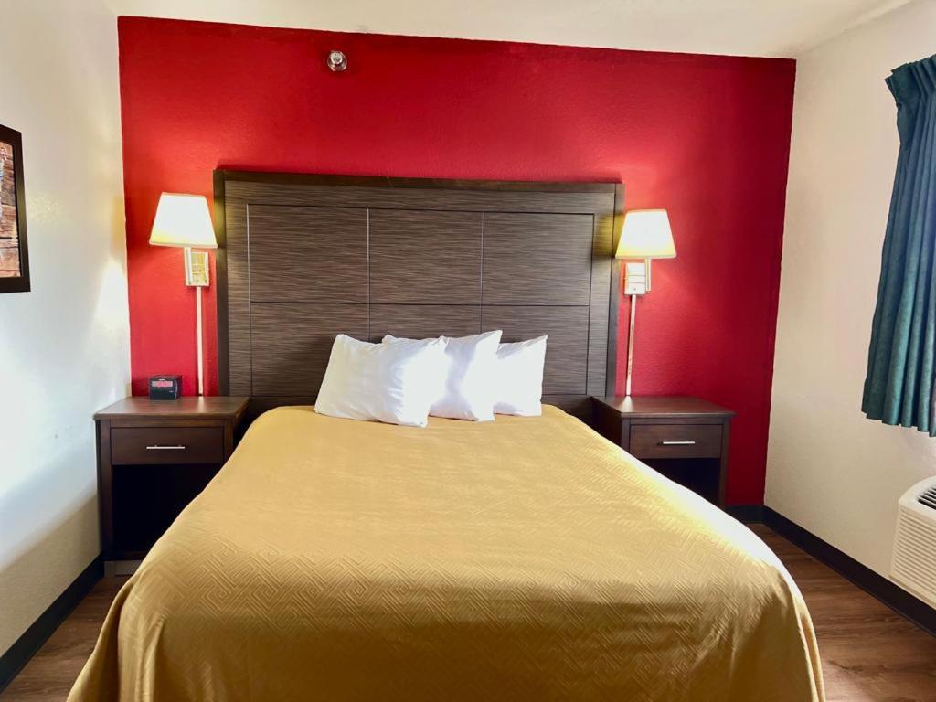 Econo Lodge Oacoma Exterior photo