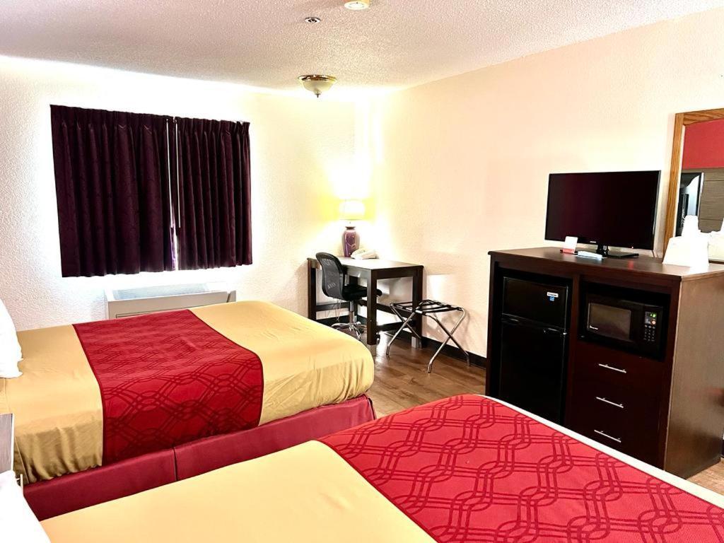 Econo Lodge Oacoma Exterior photo